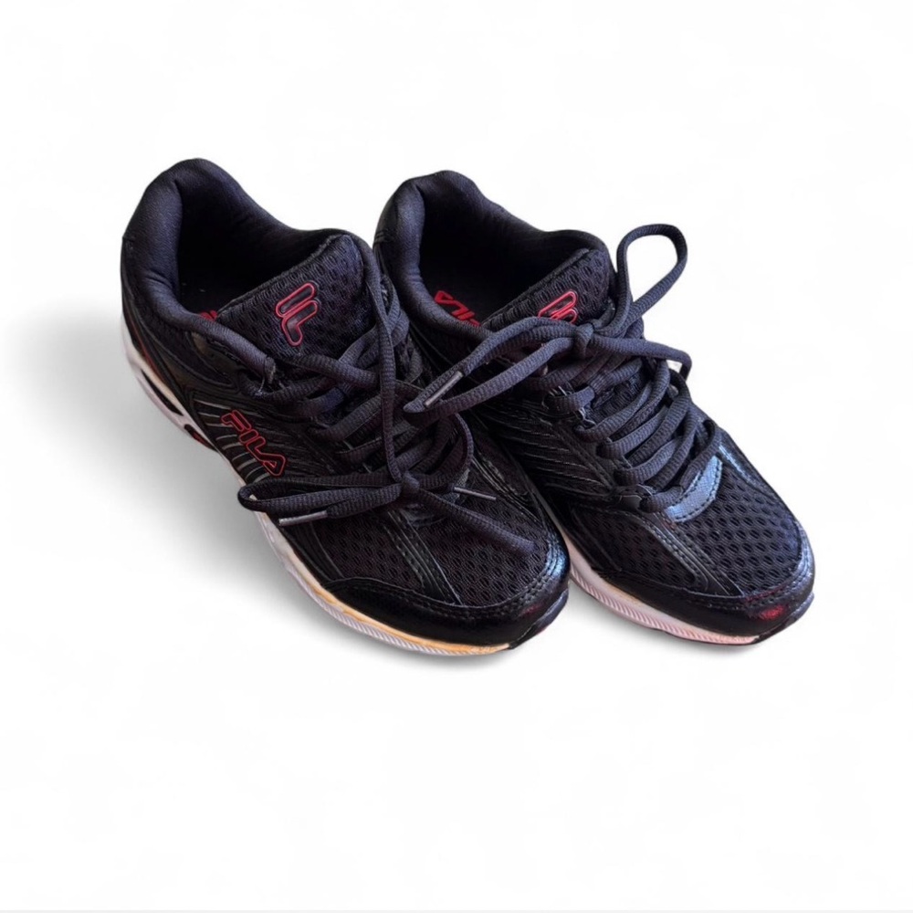 NWOT Fila DLS Boys Athletic Running Shoes Black Red Size 4
